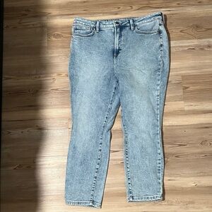 LC Lauren Conrad Light Wash Cropped Jeans